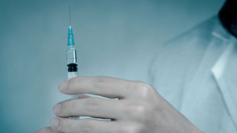 Masazırda iynə vurulan 38 yaşlı qadın öldü