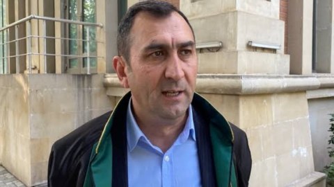 Məhkəmə&nbsp;həbsdə olan vəkillə bağlı qərar verdi