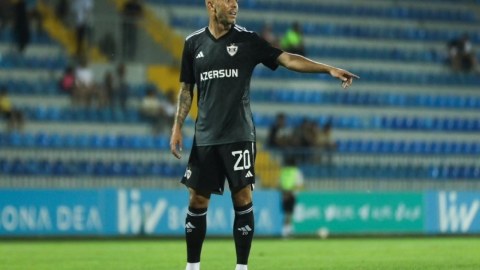 Almeyda klubunu dəyişdi