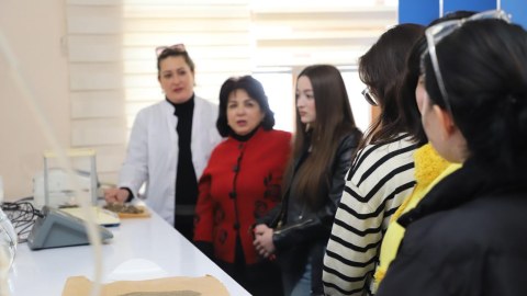 Gəncə Dövlət Universitetin tələbələri istehsalat təcrübəsində - FOTO