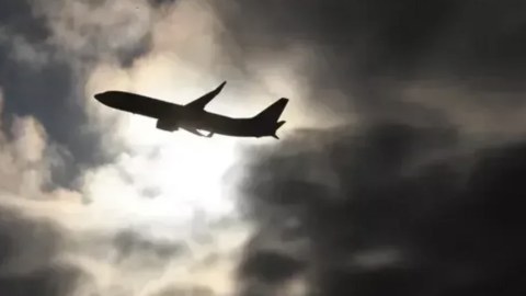 İraq hava məkanını martın 22-dək bağlayıb