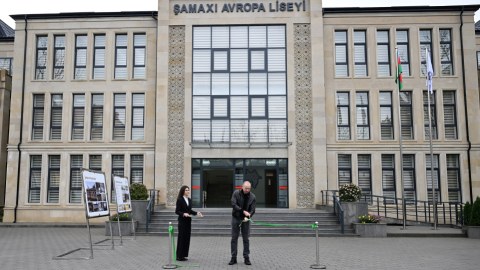 Prezident Şamaxı Avropa liseyinin lentini kəsdi
