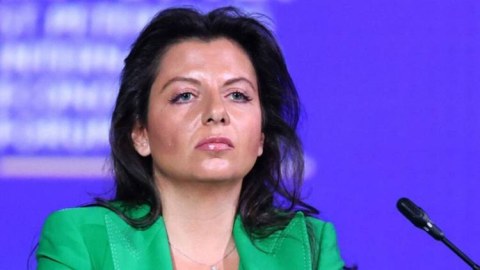 Marqarita Simonyan bəlalardan qurtulmur: uşağı da ağır xəstədir