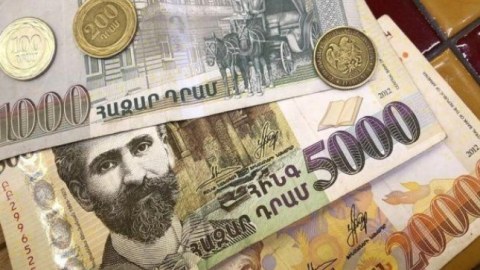 Dövlət məmurlarına aylıq bonuslar ödəniləcək
