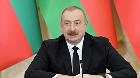 İlham Əliyev&nbsp;Dərbənddəki Azərbaycan Teatrının kollektivini təbrik etdi
