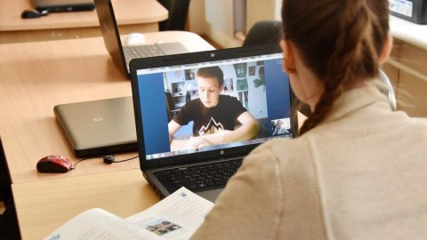 Universitetlər onlayn təhsilə keçdi