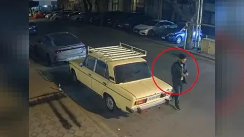 Nərimanovda avtomobillərdən oğurluğun ANBAAN GÖRÜNTÜLƏRİ