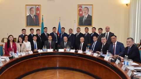 Bakıda qazaxıstanlı dövlət qulluqçuları üçün təlim keçirilir