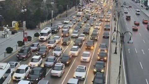 Hazırda Bakının əsas yollarında tıxac var - SİYAHI
