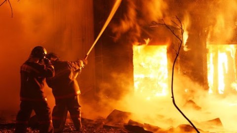85 yaşlı kişi yanaraq öldü