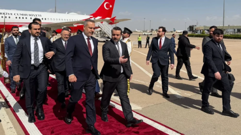 Hakan Fidan Suriyaya getdi - Zelenski və Əl Şaraa ilə görüşəcək