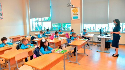 Məktəblərdə şagirdlərin davamiyyəti azalıb - Nazirlik