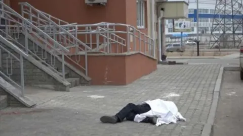 Evin damını təmir edən şəxs yıxılaraq öldü