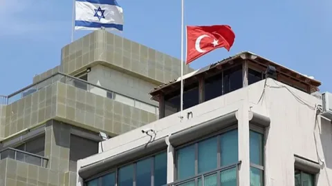 İstanbulda İsrail konsulluğuna&nbsp;hücum: 3 nəfər öldürülüb