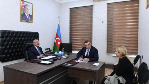 Rövşən Rzayev vətəndaşları qəbul edib - FOTOLAR