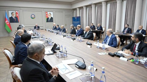 Baş nazir hökumət üzvlərini topladı - Nefti müzakirə etdilər