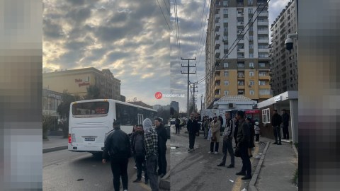 Xırdalanda xaos: avtobuslar saxlamır, sərnişinlər "manatlıq"&nbsp;SEÇİR