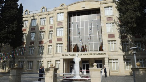Şagirdləri təhqir edən müəllimlə bağlı&nbsp;tədbir görüldü