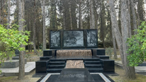 Tahir Salahovun qəbirüstü abidəsi UCALDILDI