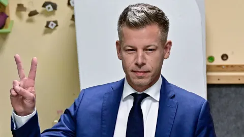 Orbanın 16 illik hakimiyyətinə son qoyan&nbsp;Péter Magyar kimdir? - DOSYE