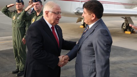 Türkiyəli nazir ​​Qətərdə BELƏ QARŞILANDI
