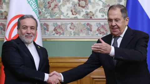 Lavrov Əraqçi ilə danışdı