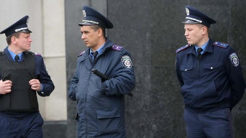 Mərc ofisinə basqın etdi,&nbsp;qadını girov götürdü&nbsp;