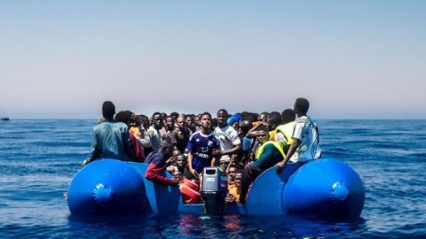 İspaniya yarım milyon&nbsp;qanunsuz miqrantı leqallaşdırır