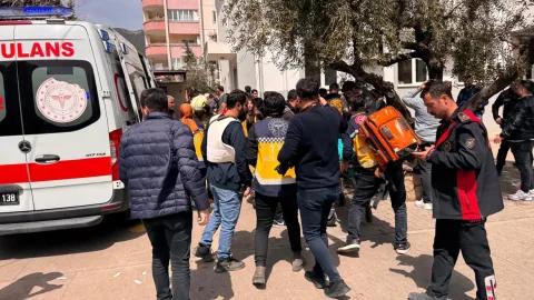 Kahramanmaraşda məktəbə hücumdan sonra 6 uşaq saxlanılıb