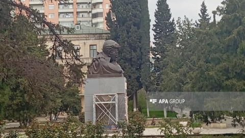 Cəfər Cabbarlının büstü yeni görkəmdə