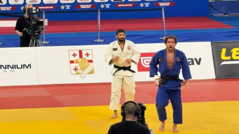 Hidayət Heydərov gümüş medal qazandı