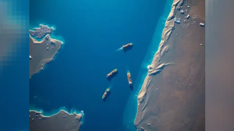 Hörmüz boğazından ilk sərnişin gəmisi keçdi