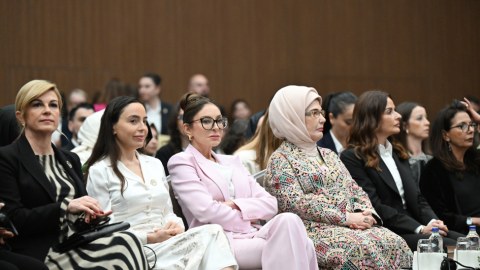 Mehriban Əliyeva Diplomatiya Forumunun panel iclasında - FOTOLAR