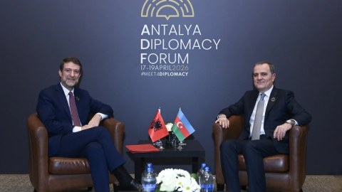 Ceyhun Bayramov albaniyalı həmkarı ilə GÖRÜŞDÜ