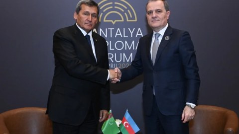 Azərbaycan XİN rəhbəri türkmənistanlı həmkarı ilə GÖRÜŞDÜ