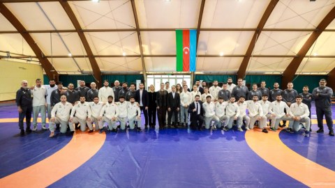 Güləşçilərimiz Avropa çempionatında mübarizəyə başlayırlar