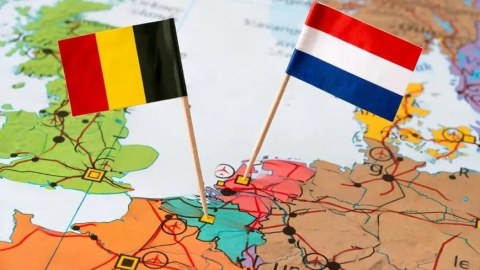 Komitə sədri: Niderlandla Belçika özlərini gülünc vəziyyətə salıb