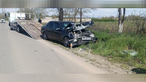 İki avtomobil toqquşdu, xəsarət alanlar var