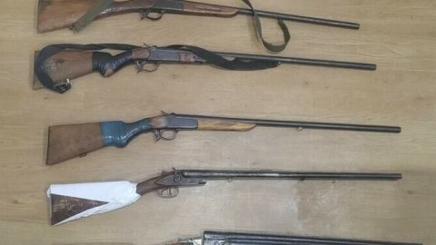Qanunsuz saxlanılan 3 tapança və 5 tüfəng aşkarlandı