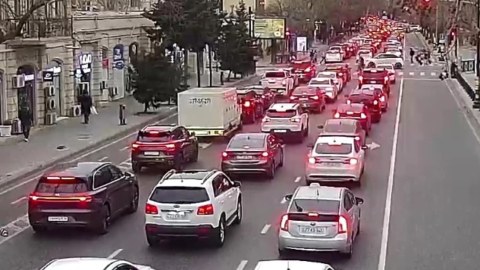 Diqqət: Tıxac olan yollara girməyin - SİYAHI