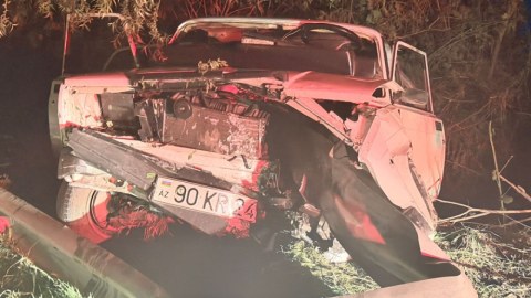 Yevlaxda avtomobil aşdı&nbsp;- 10 yaşlı qız öldü