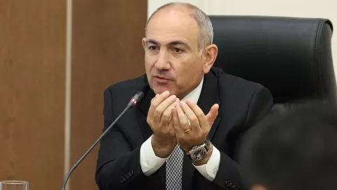 Paşinyan azərbaycanlılarla bağlı suala əsəbləşdi