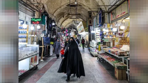 İranda iş yerləri bağlanıb, hər şey bahalaşıb -&nbsp;Güneylilər narahatdır