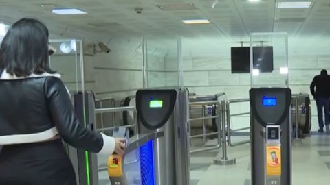 Metro və avtobuslarda əlavə gedişhaqqı ödənişləri çıxılır?&nbsp;- Video