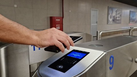 Metro və avtobuslarda əlavə gedişhaqqı çıxılması ilə bağlı rəsmi AÇIQLAMA