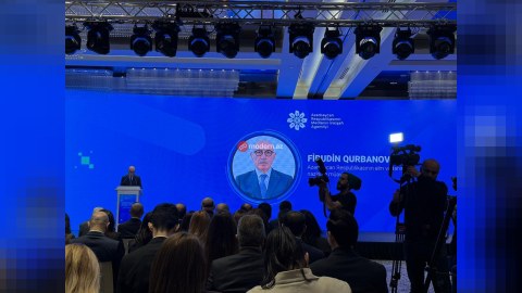 Azərbaycanda hər 6 şagirdə bir kompüter düşür