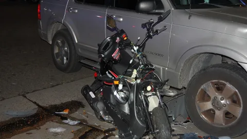 Moped avtomobillə toqquşdu, ölən var