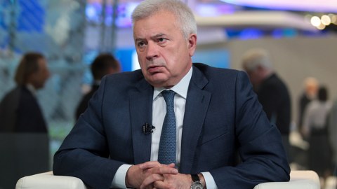 Azərbaycanlı milyarder 1 gündə 51 milyon dollar itirdi