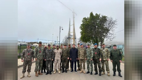 Hikmət Hacıyev Şuşadan hərbi attaşelərlə foto paylaşdı