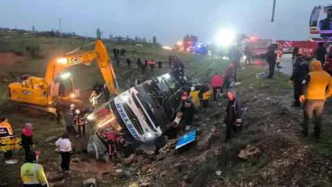 Türkiyədə sərnişin avtobusu aşıb, ölənlər var
